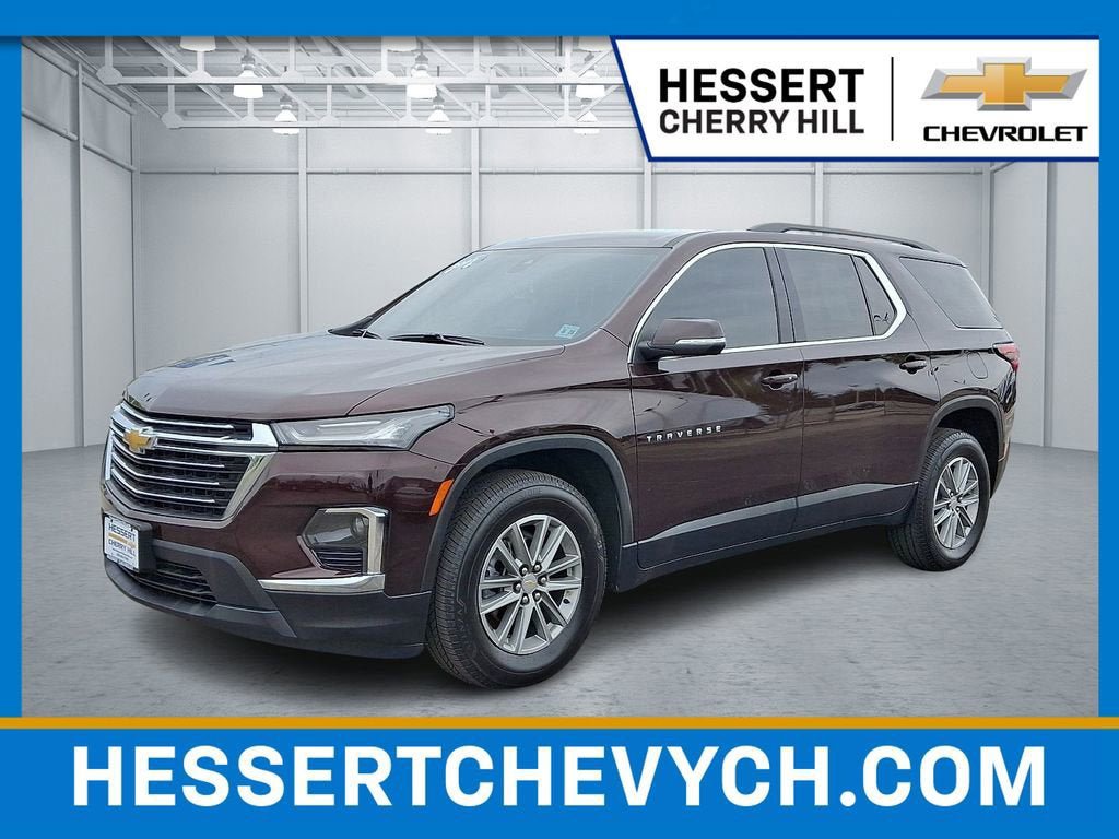 Used 2023 Chevrolet Traverse LT