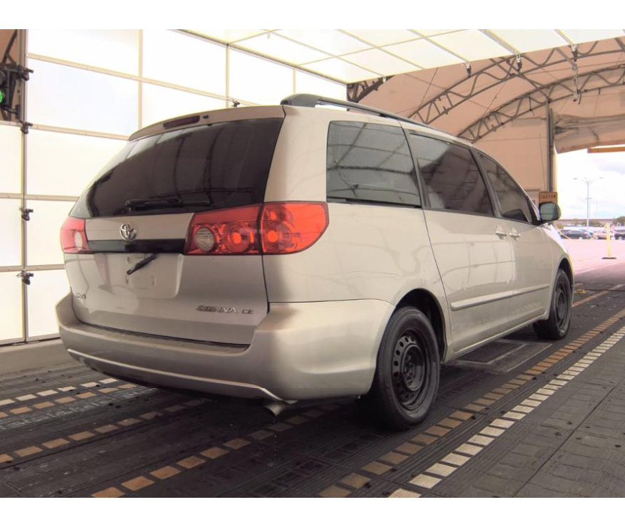Used 2009 Toyota Sienna CE image 5