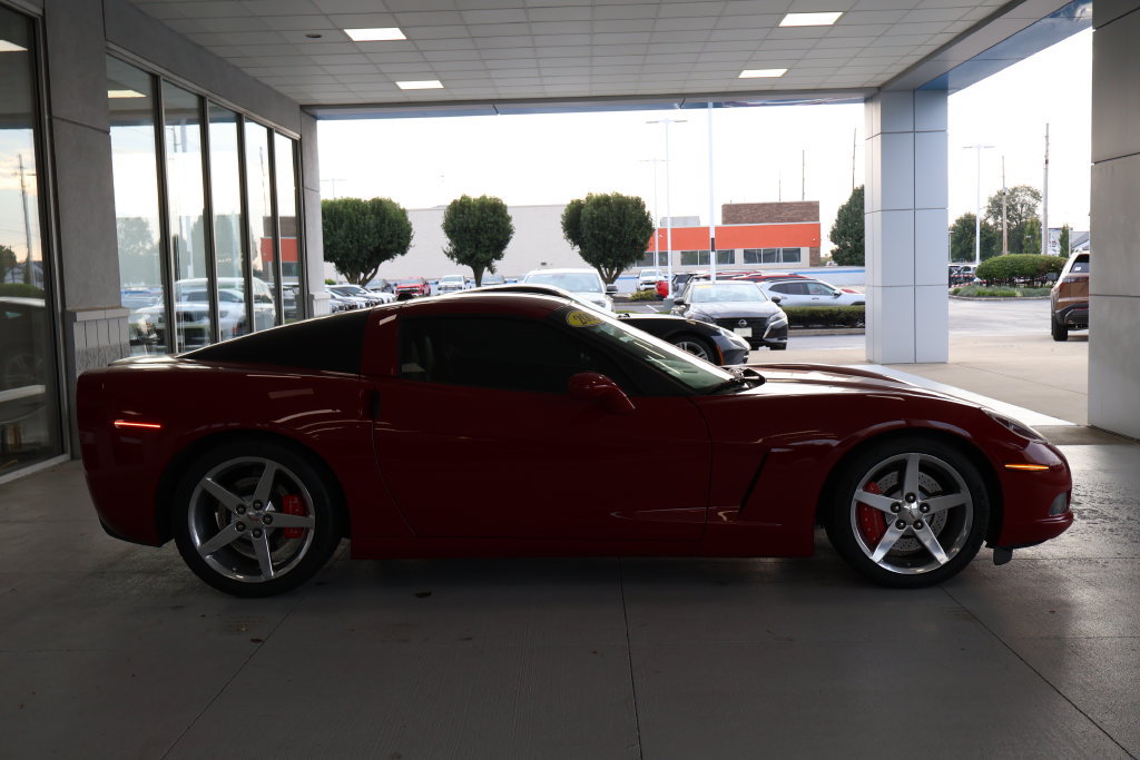 Used 2005 Chevrolet Corvette Coupe w/ Preferred Equipment Group RWD image 12
