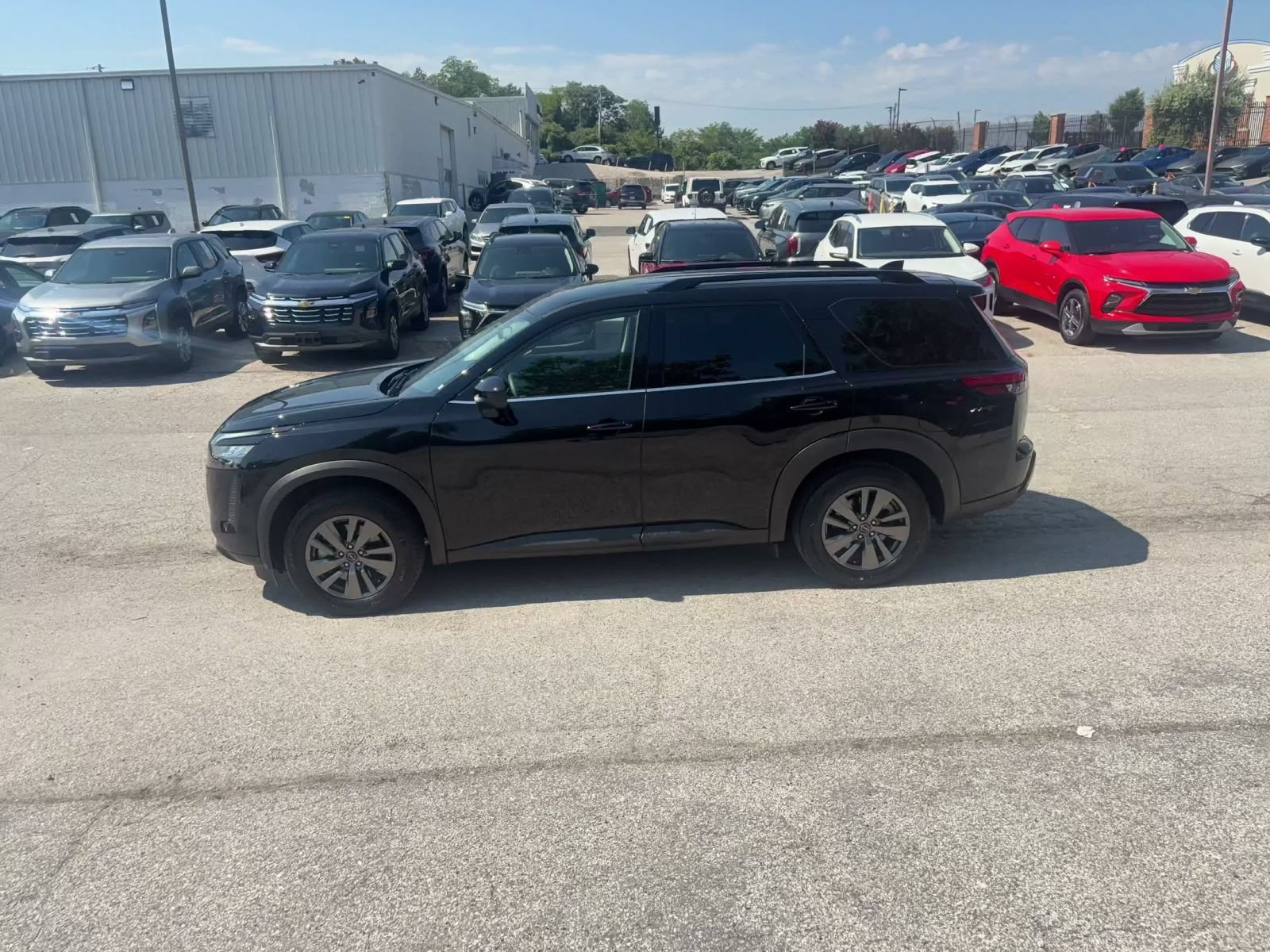 Used 2026 Nissan Pathfinder SV FWD image 7