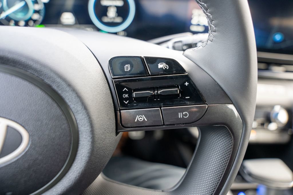 New 2025 Hyundai Elantra SEL image 22