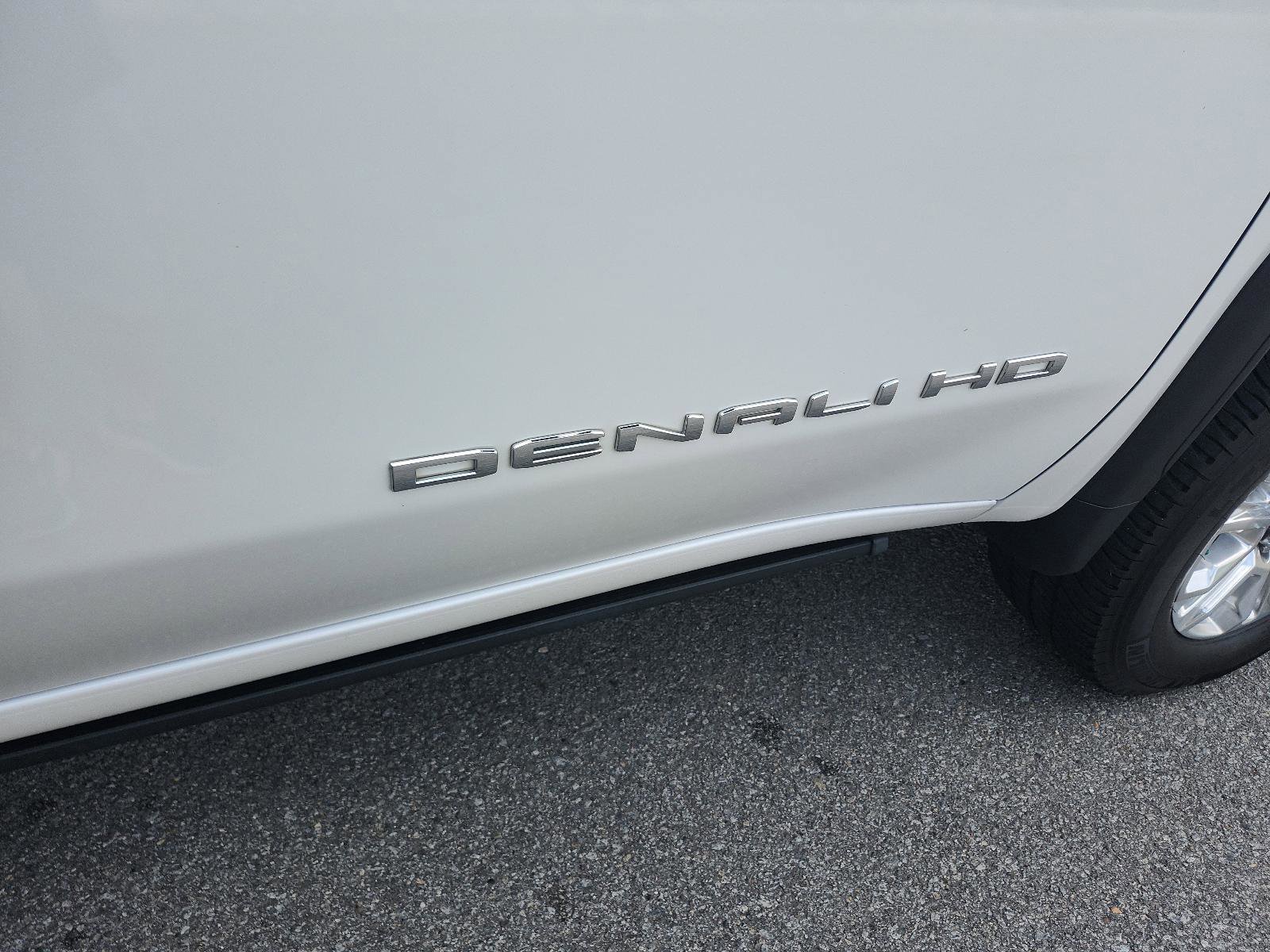 Used 2022 GMC Sierra 2500 Denali w/ Denali Ultimate Package AWD/4WD image 7