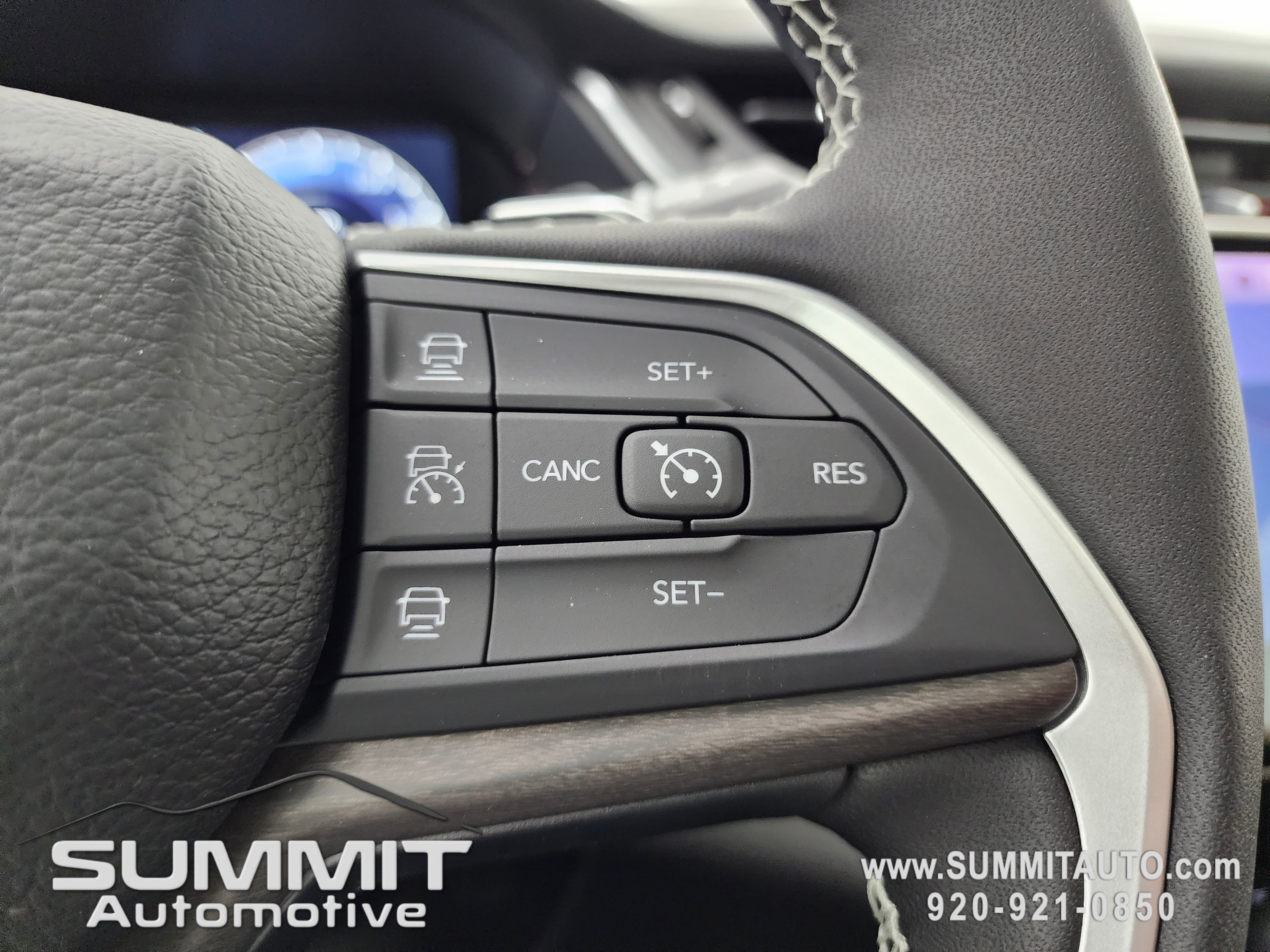 New 2025 Jeep Grand Cherokee Limited w/ Luxury Tech Group II image 15