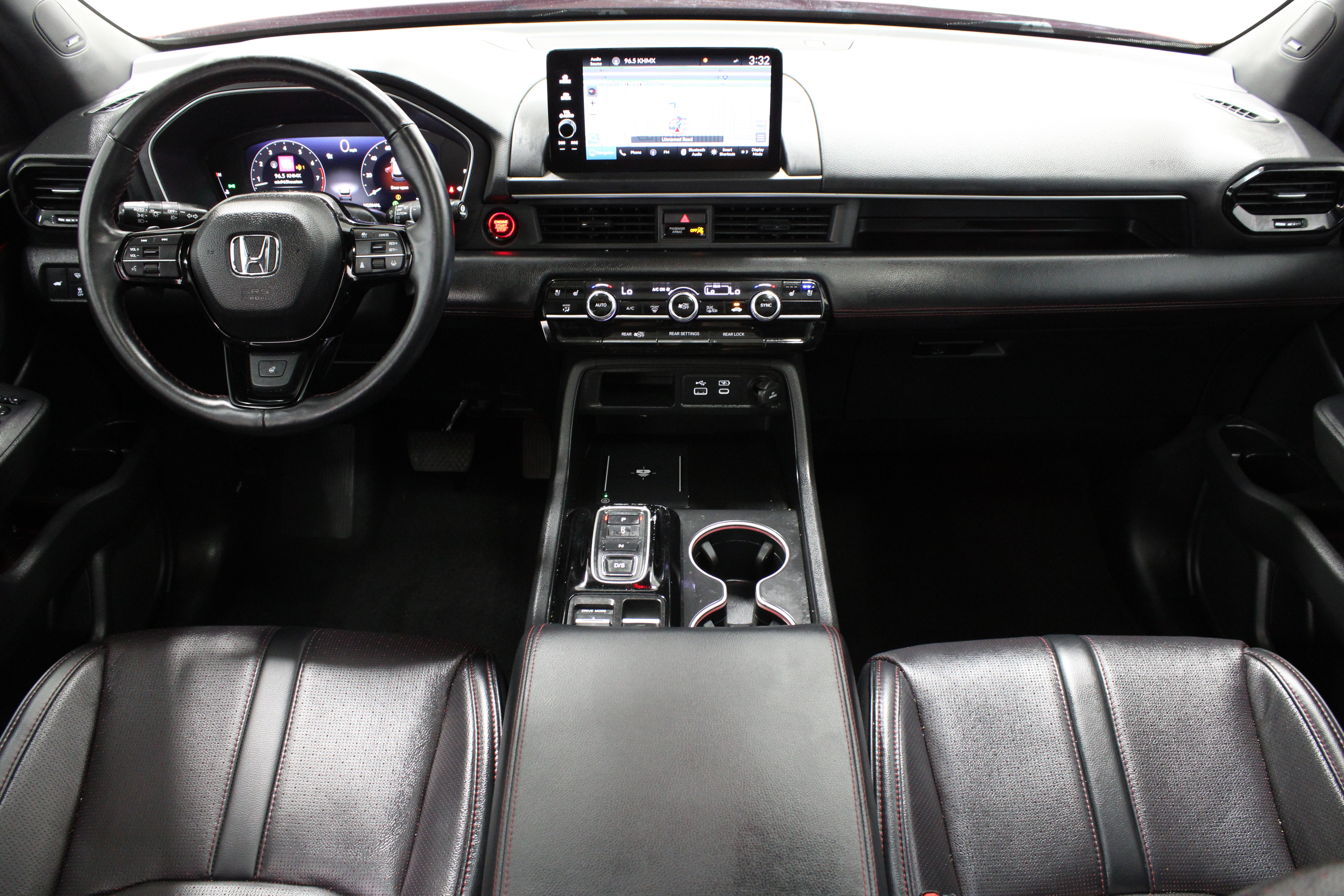 Used 2025 Honda Pilot Black Edition image 33
