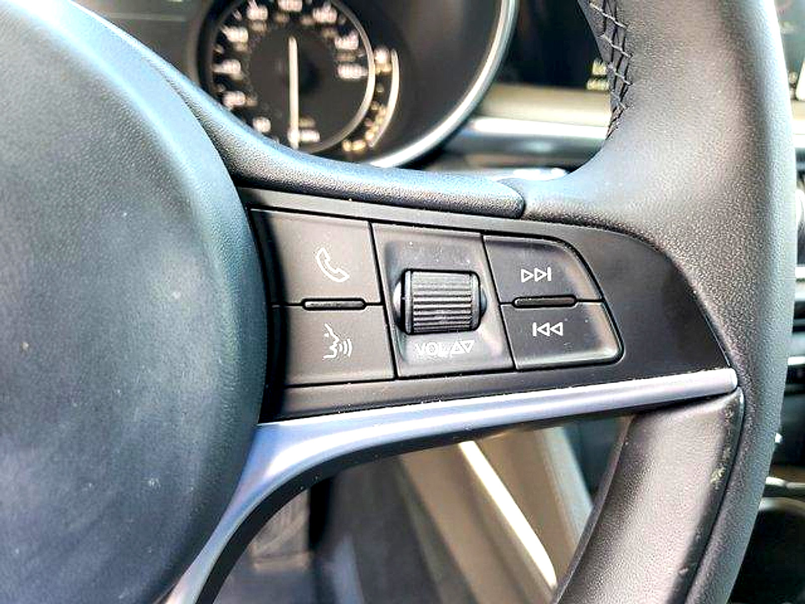 Used 2018 Alfa Romeo Stelvio Ti AWD/4WD image 23