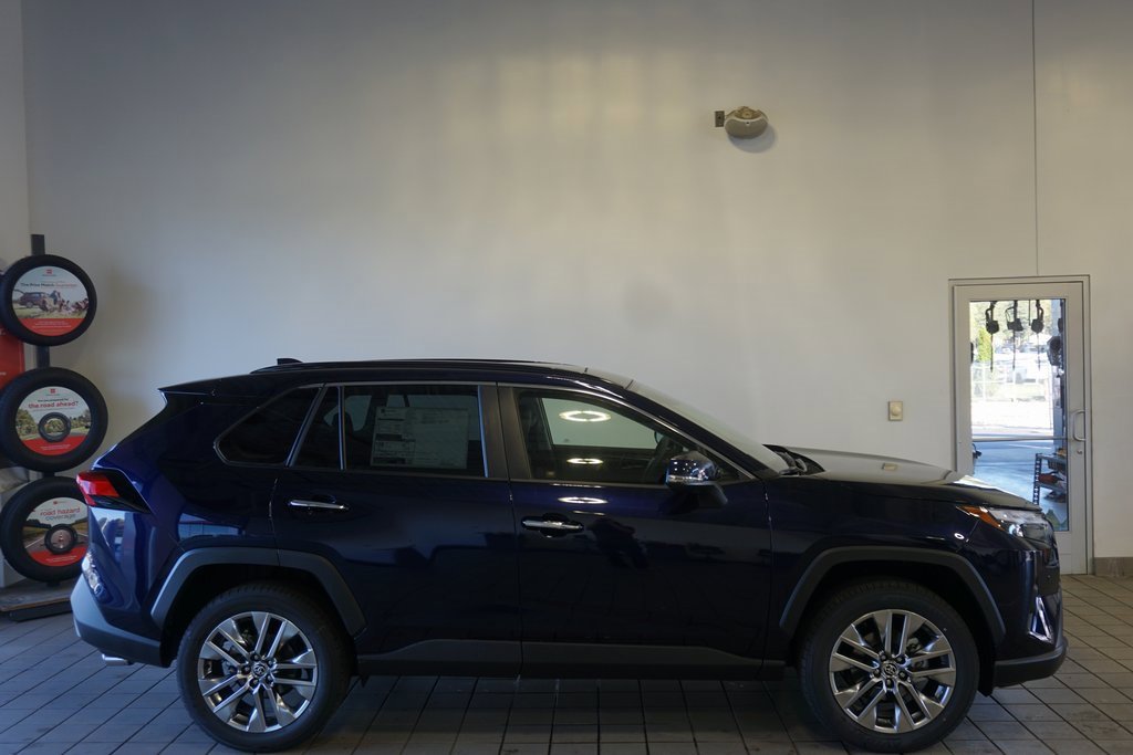New 2025 Toyota RAV4 Limited image 18