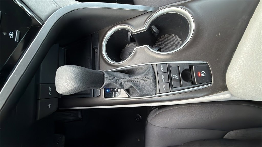 Used 2023 Toyota Camry LE image 24