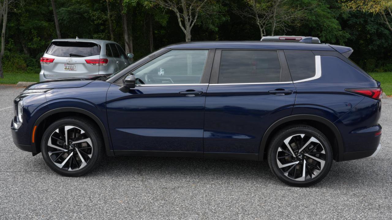 Used 2022 Mitsubishi Outlander SE AWD/4WD image 8