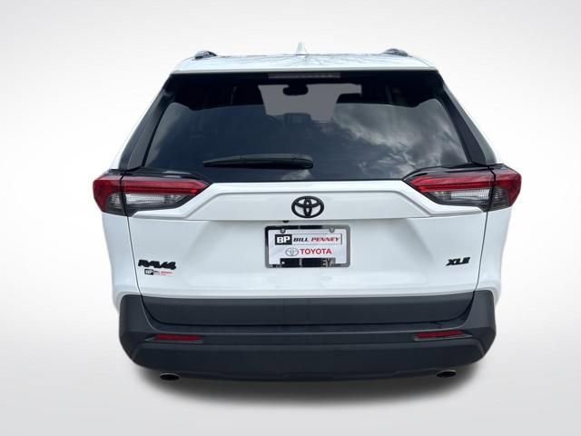 Used 2023 Toyota RAV4 XLE w/ Convenience Package image 5