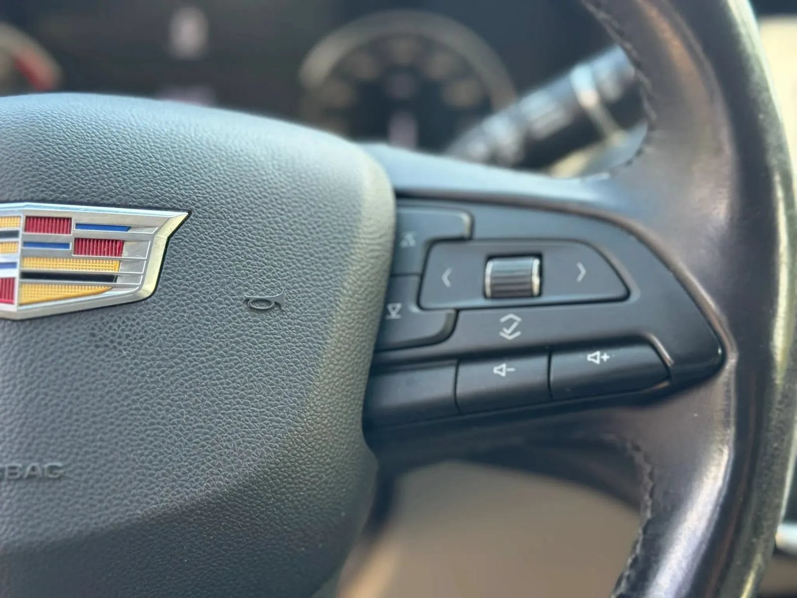 Used 2019 Cadillac XT4 Luxury FWD image 24