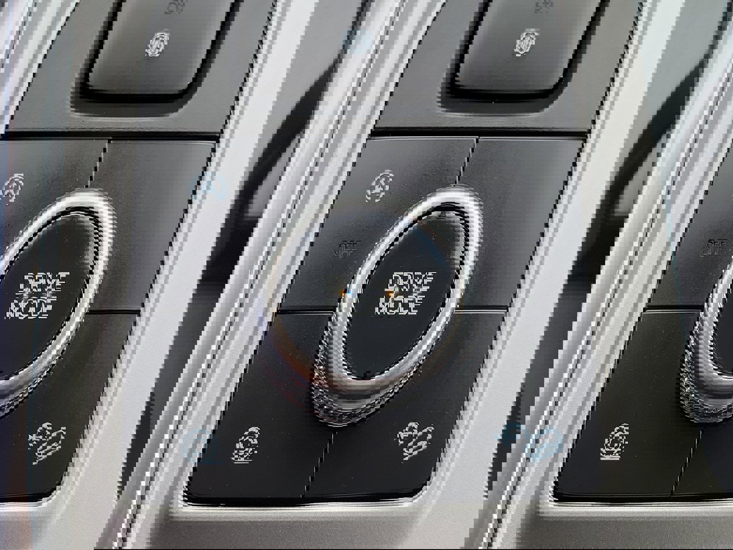 Used 2023 Ford Explorer XLT w/ Equipment Group 202A image 33