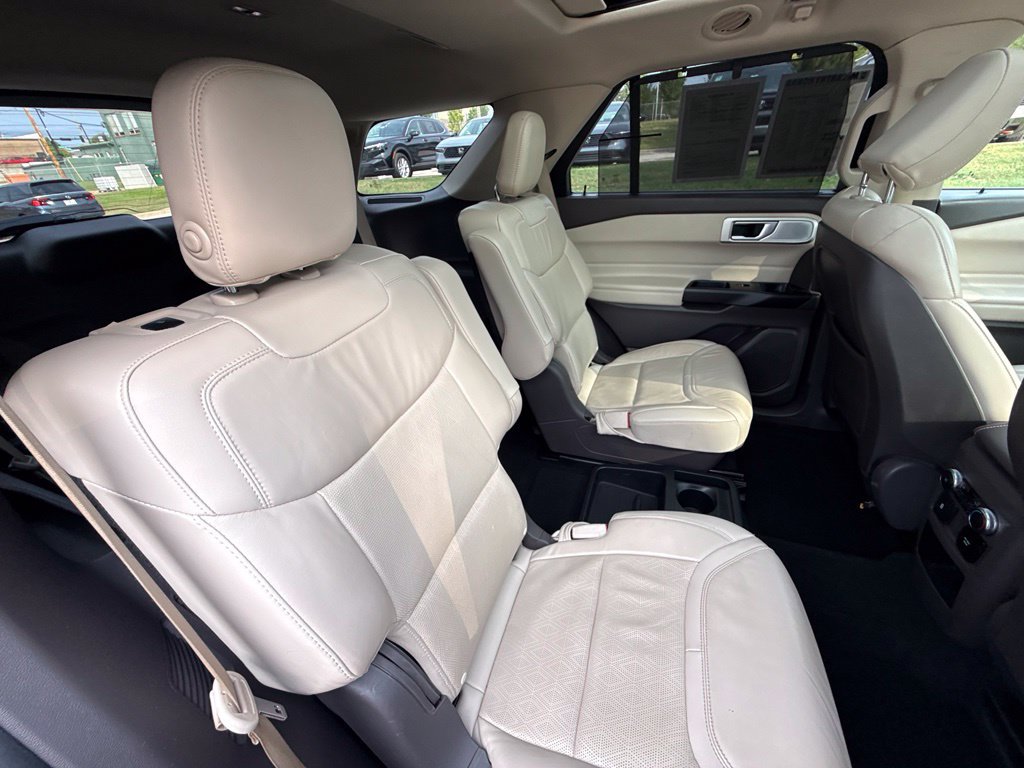 Used 2020 Ford Explorer Platinum w/ Premium Technology Package AWD/4WD image 38