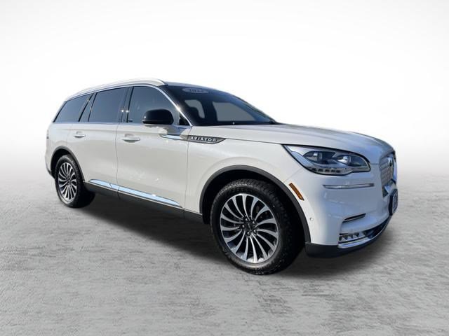 Used 2023 Lincoln Aviator Reserve w/ Equipment Group 201A image 3