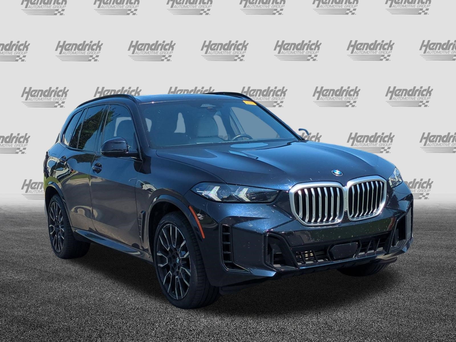 Used 2024 BMW X5 sDrive40i w/ M Sport Package RWD image 2