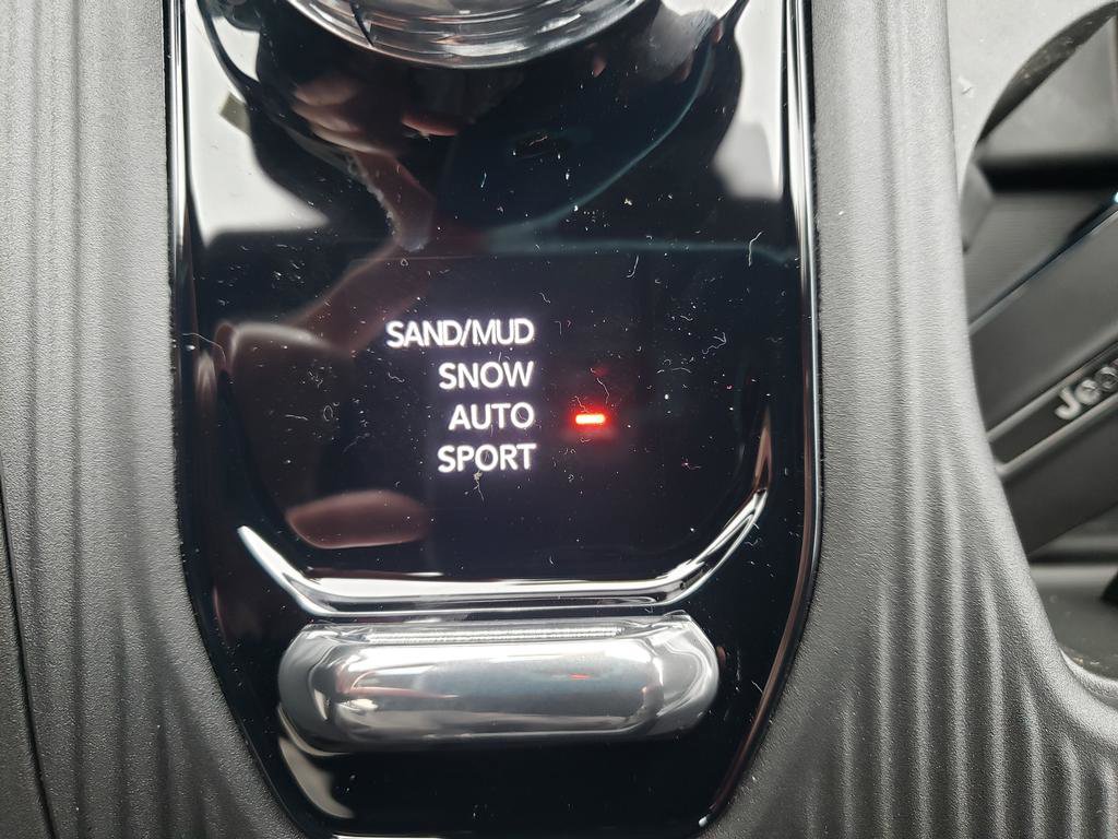 New 2026 Jeep Cherokee Laredo image 16
