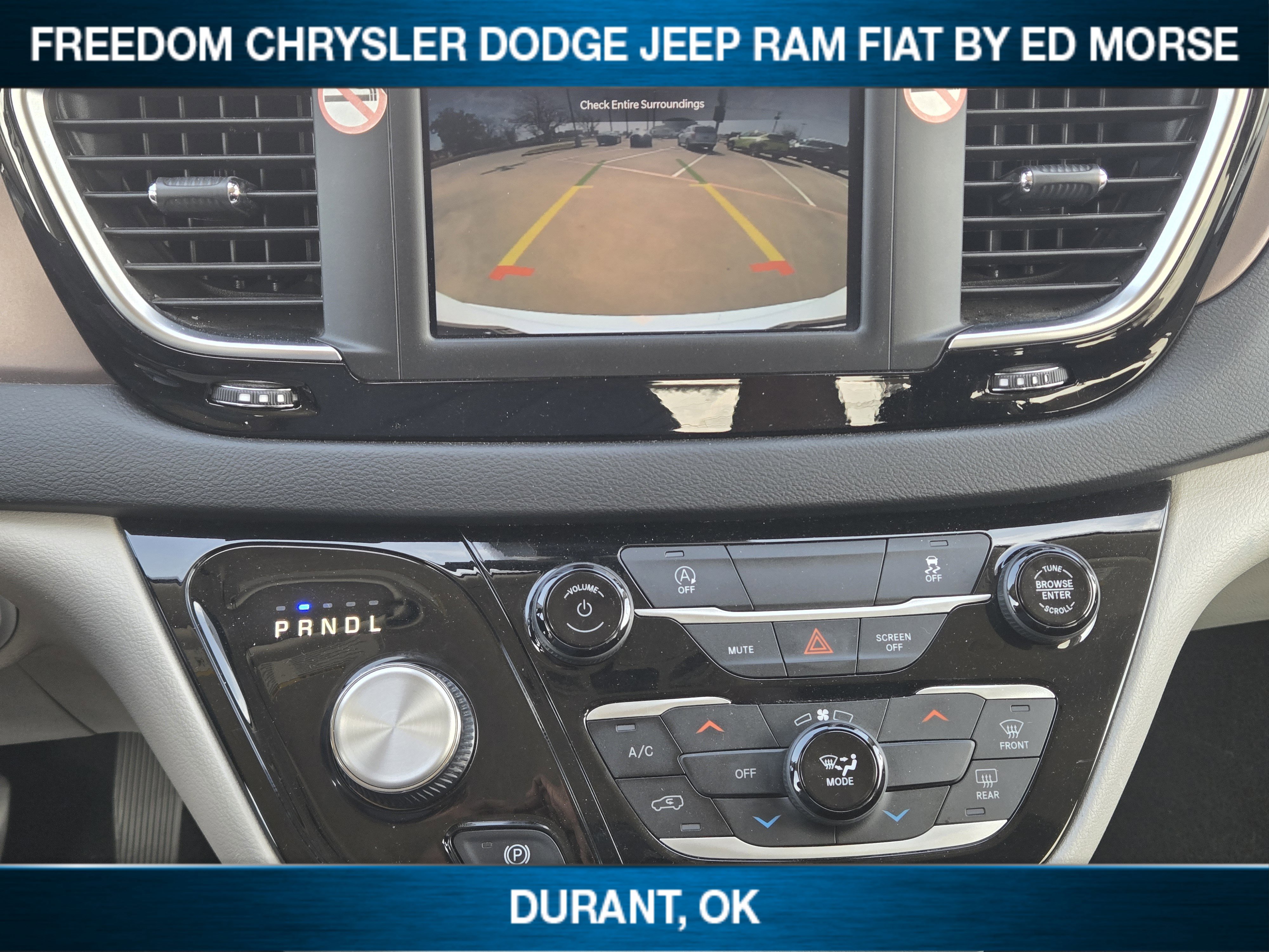 Used 2023 Chrysler Voyager LX image 13