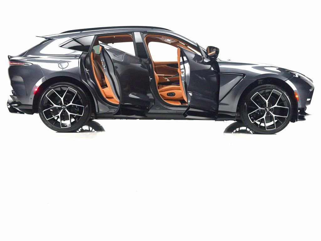 New 2026 Aston Martin DBX 707 image 22
