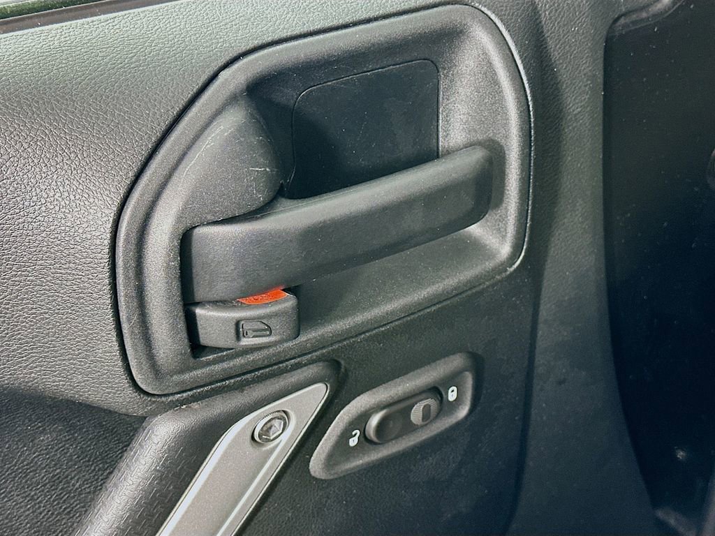 Used 2017 Jeep Wrangler Unlimited Sahara w/ Connectivity Group image 21