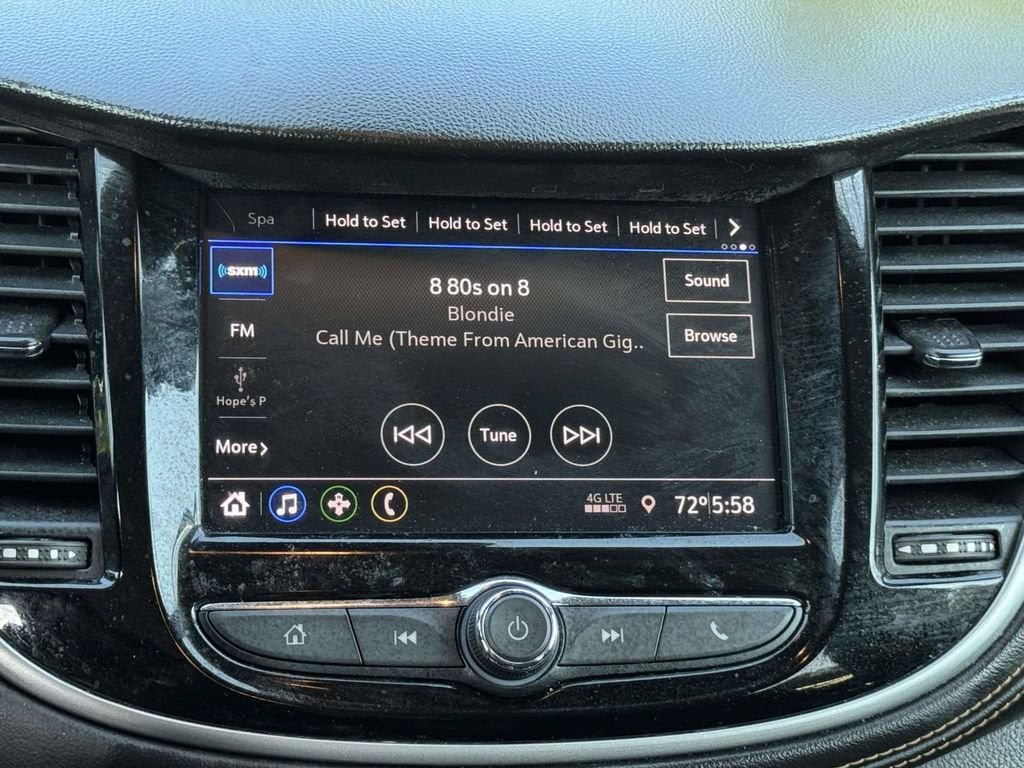 Used 2020 Chevrolet Trax LT w/ LT Convenience Package FWD image 4