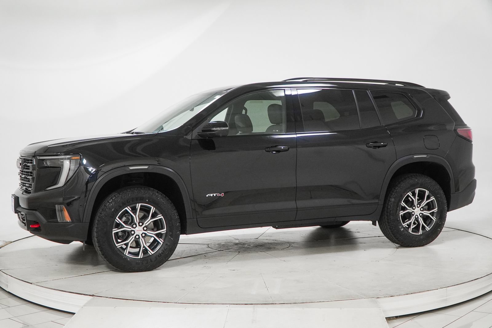 Used 2024 GMC Acadia AT4 w/ Luxury Package AWD/4WD image 4