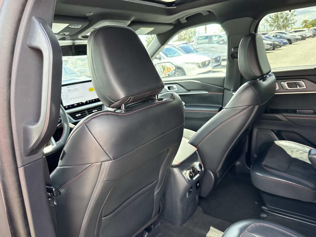 Used 2025 Ford Explorer ST AWD/4WD image 13