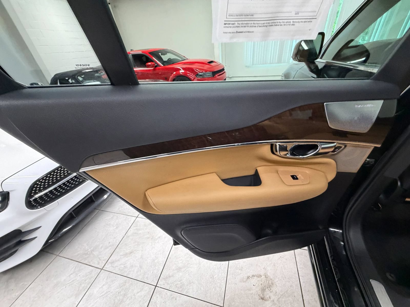 Used 2016 Volvo XC90 T6 Momentum w/ Momentum Plus Package AWD/4WD image 15