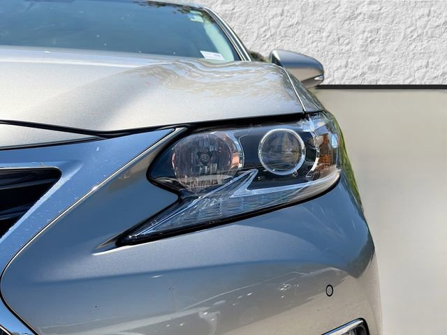 Used 2016 Lexus ES 350 w/ Premium Package w/Wood Trim image 9