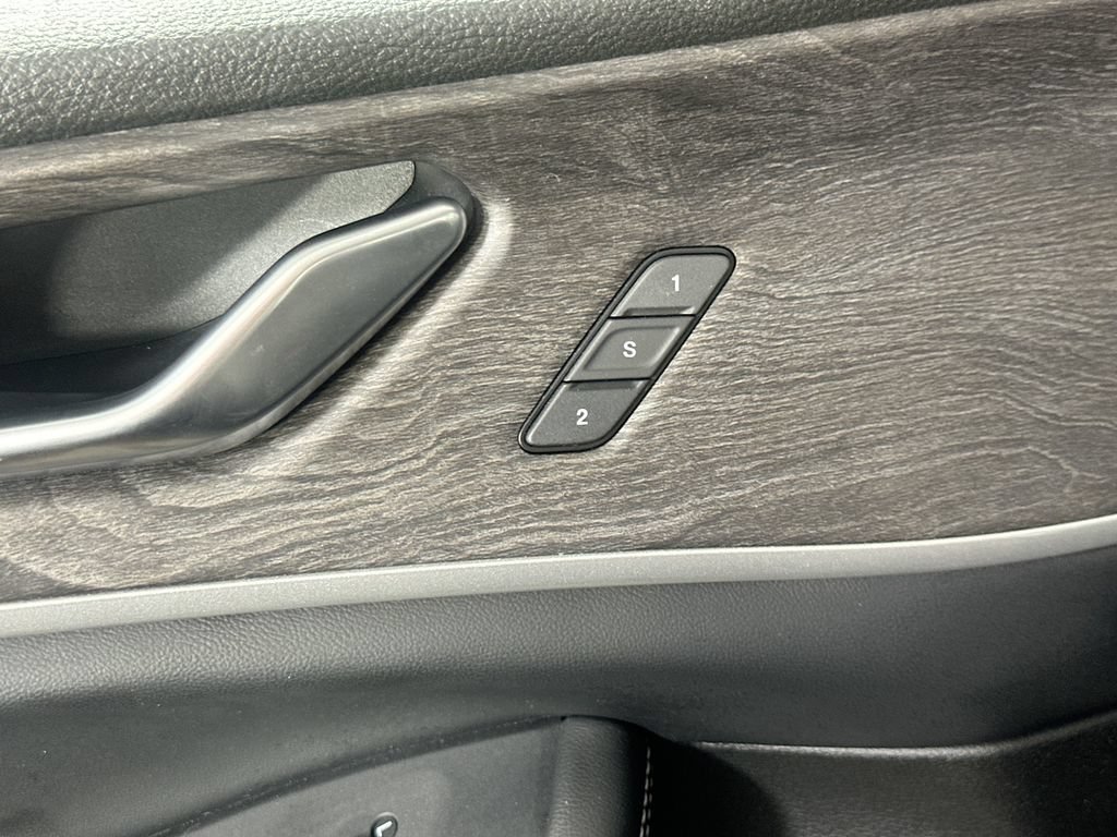 Used 2023 Jeep Grand Cherokee 4WD 4xe image 23