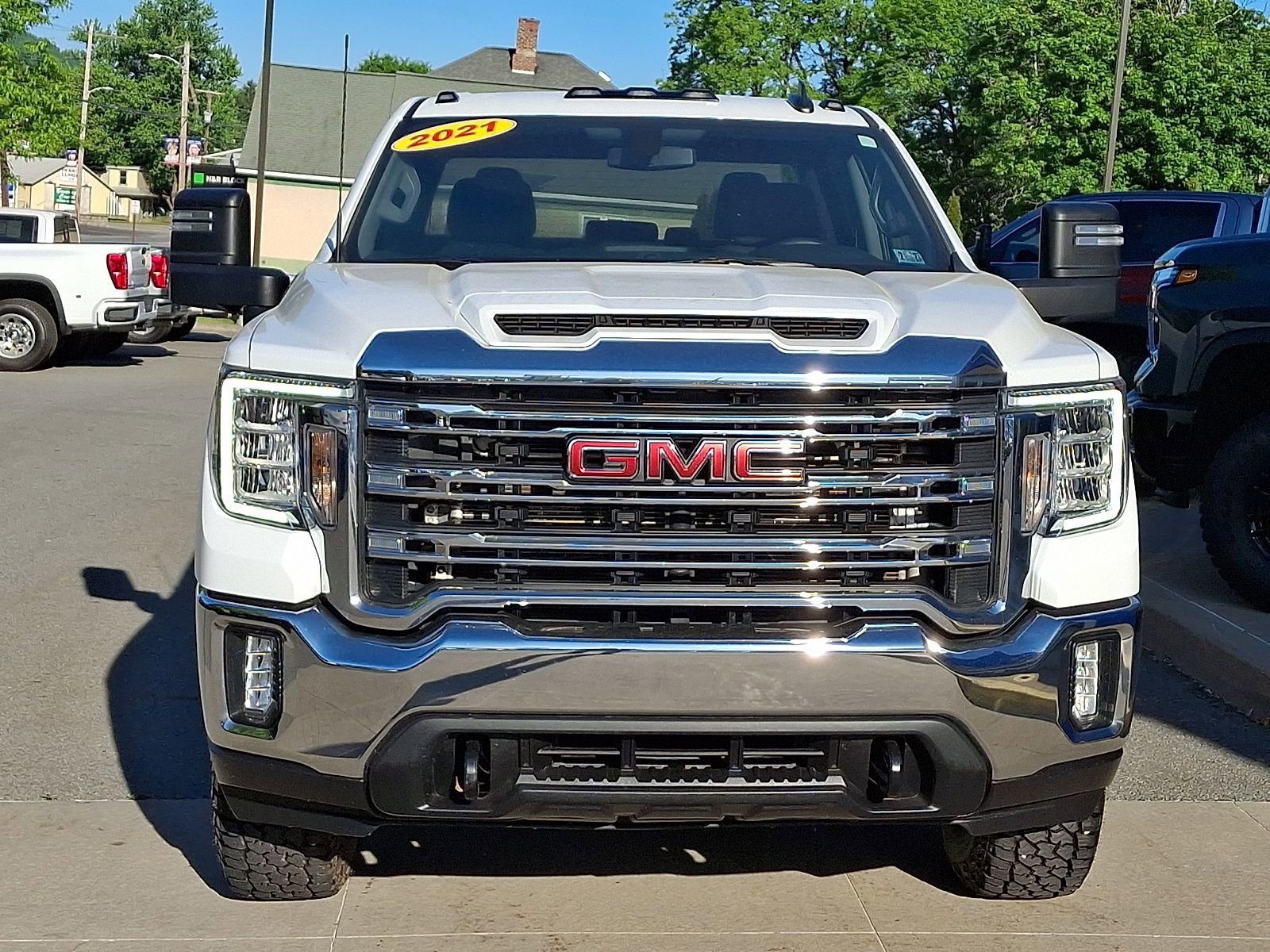 Used 2021 GMC Sierra 3500 SLE w/ SLE Value Package AWD/4WD image 2