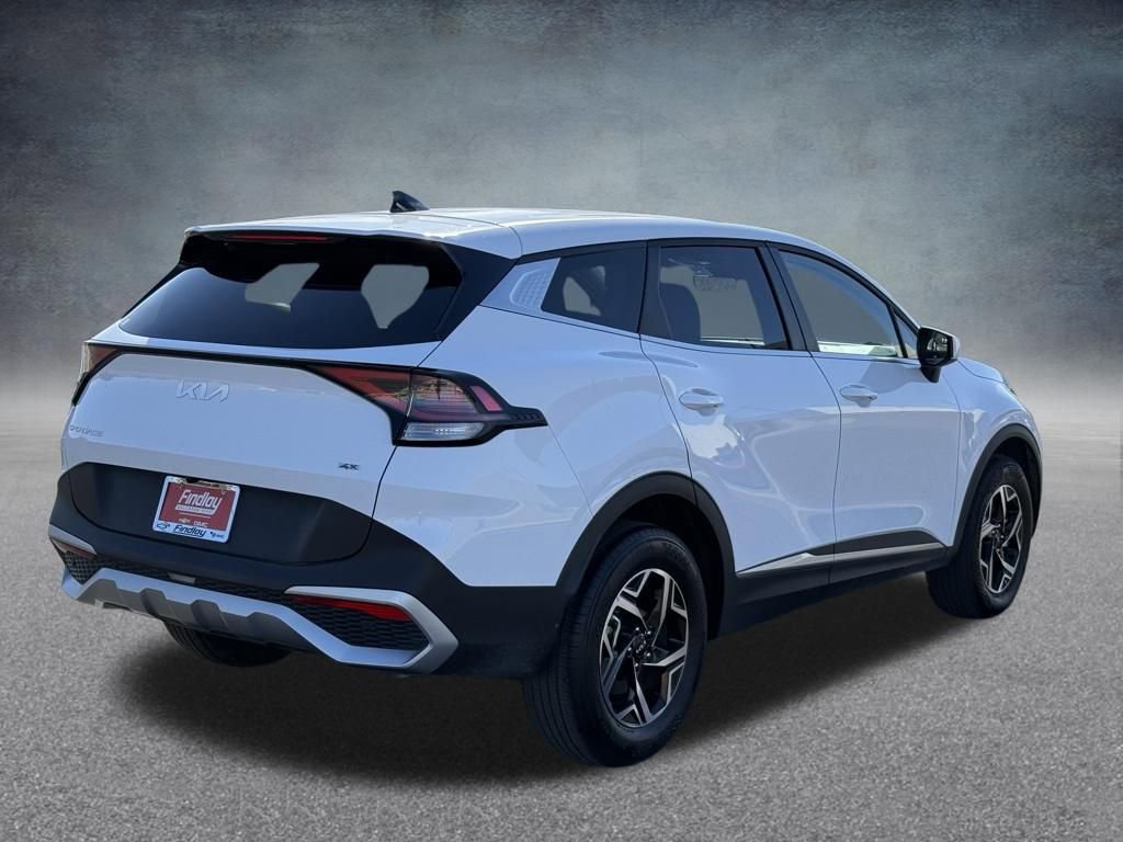 Used 2025 Kia Sportage LX AWD/4WD image 3