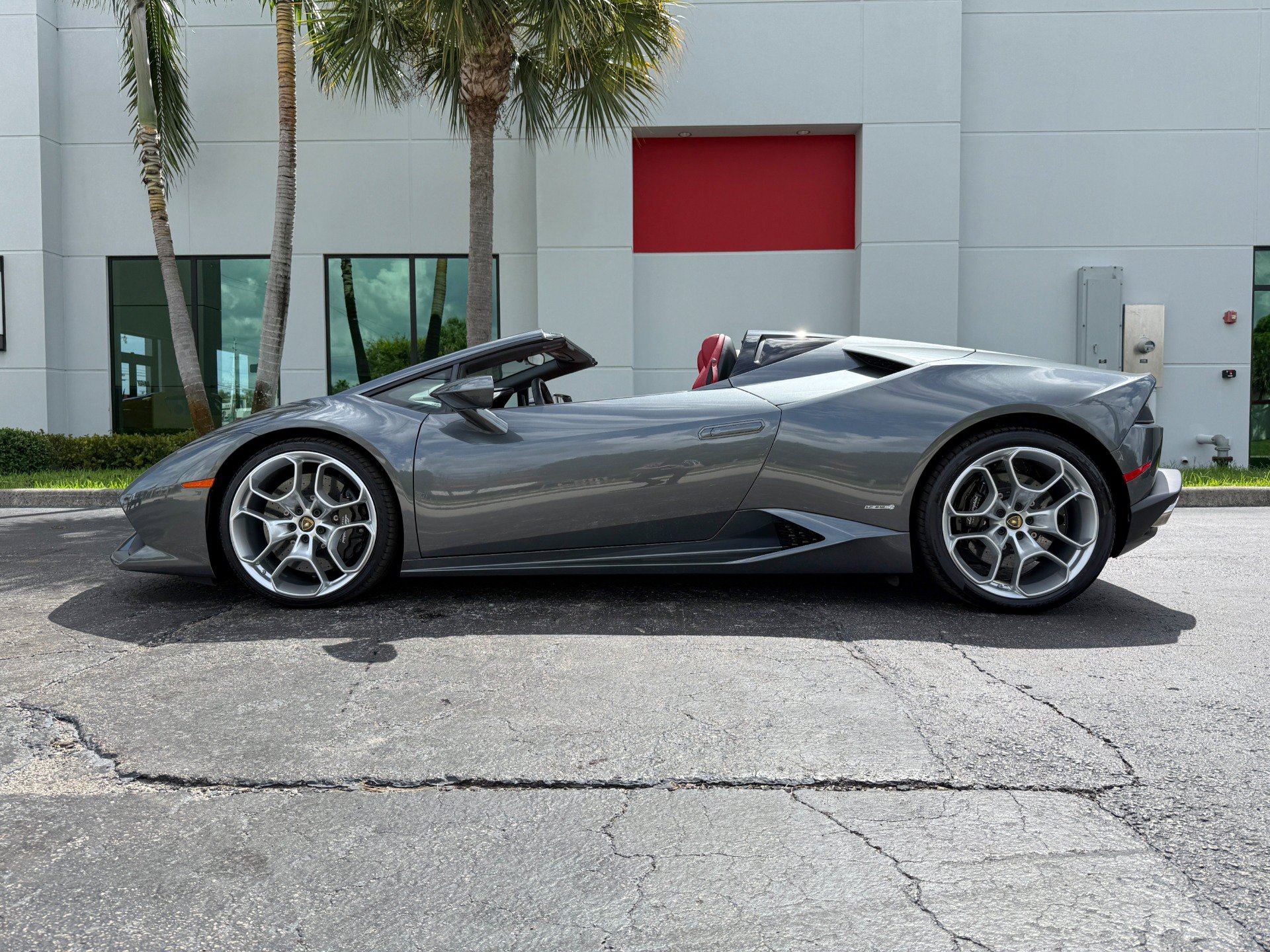 Used 2016 Lamborghini Huracan LP 610-4 AWD/4WD image 11