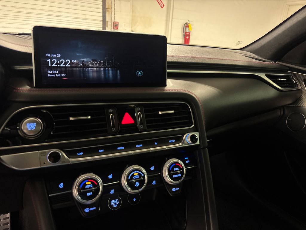 Used 2022 Genesis G70 3.3T RWD image 38