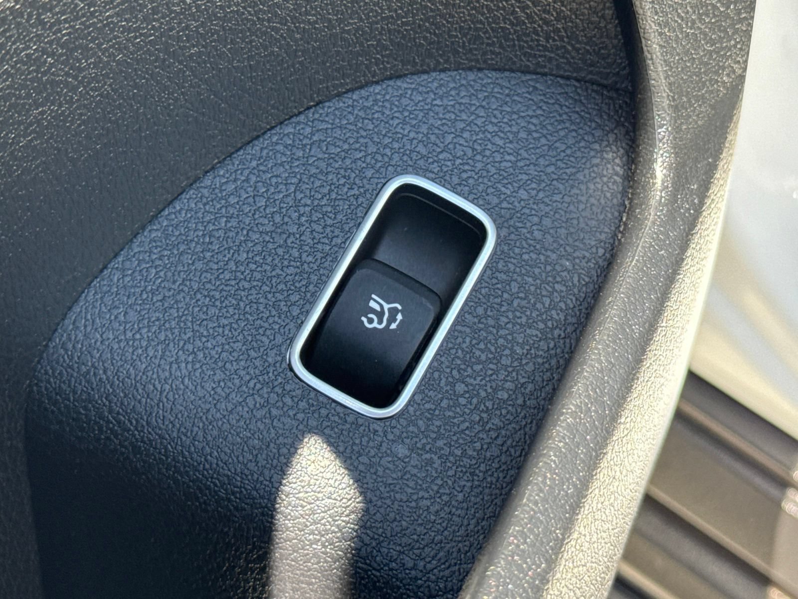 Used 2022 Mercedes-Benz GLS 450 4MATIC image 24