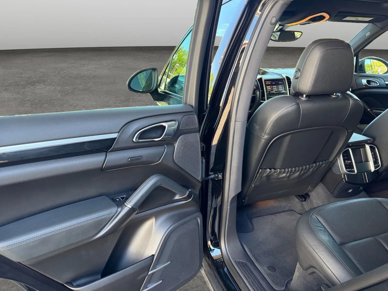 Used 2014 Porsche Cayenne AWD/4WD image 14