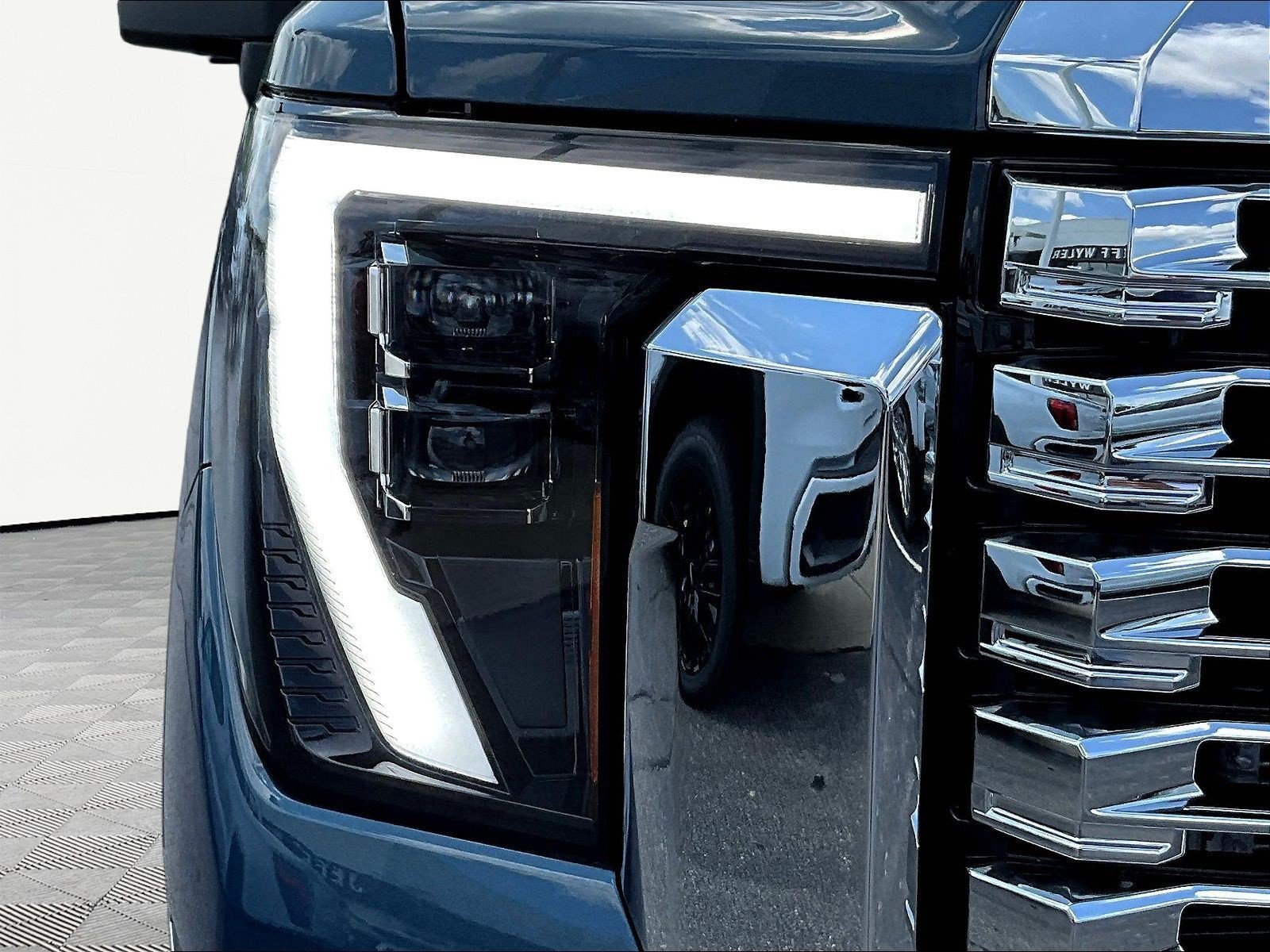New 2026 GMC Sierra 2500 Denali w/ Denali Reserve Package AWD/4WD image 8