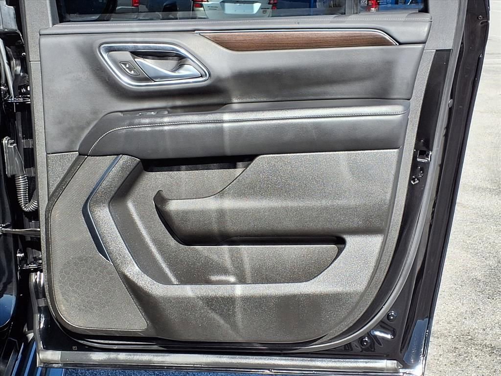 Used 2024 GMC Yukon XL SLE image 15