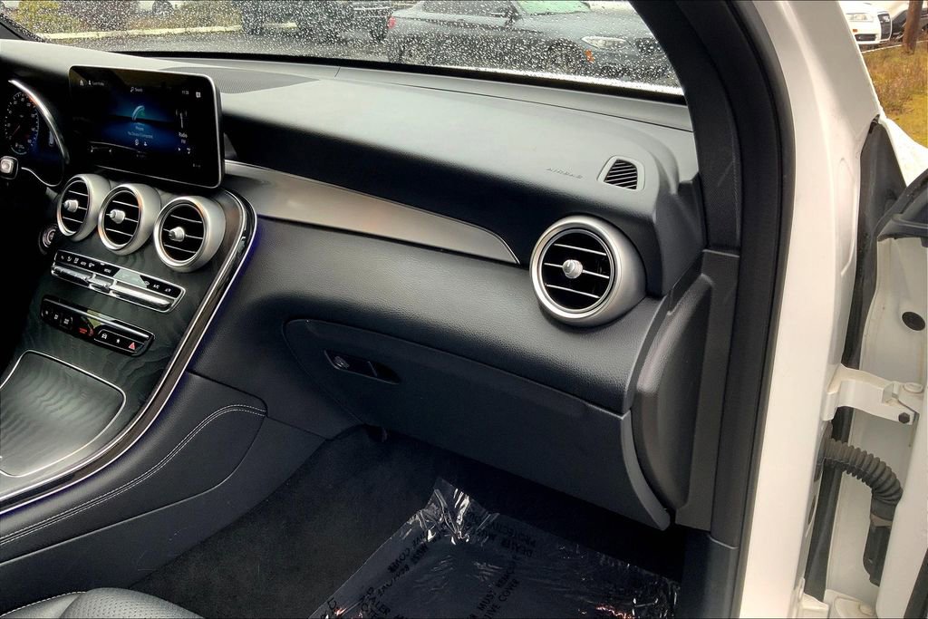Used 2021 Mercedes-Benz GLC 300 4MATIC image 20