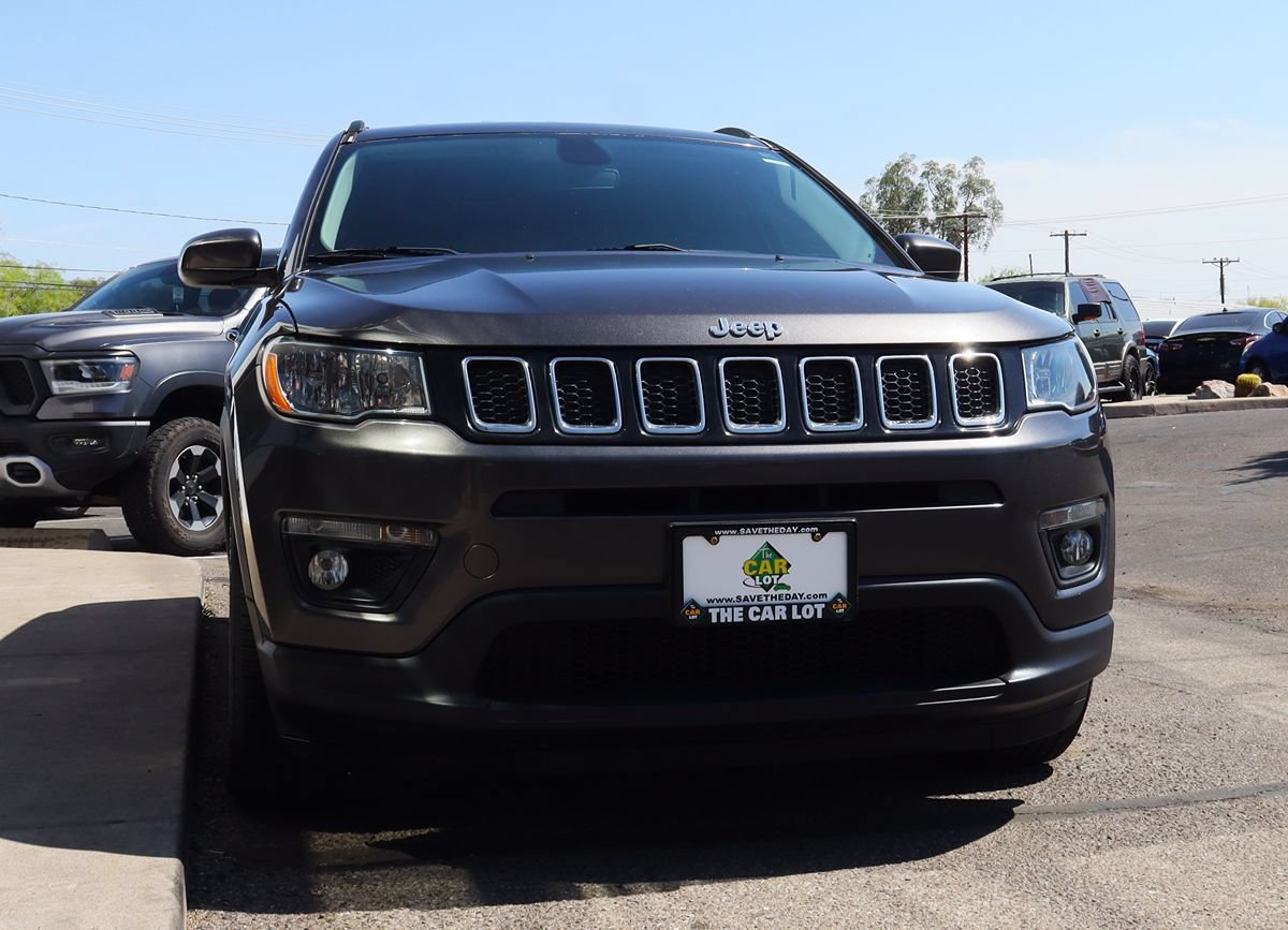 Used 2019 Jeep Compass Latitude FWD image 18