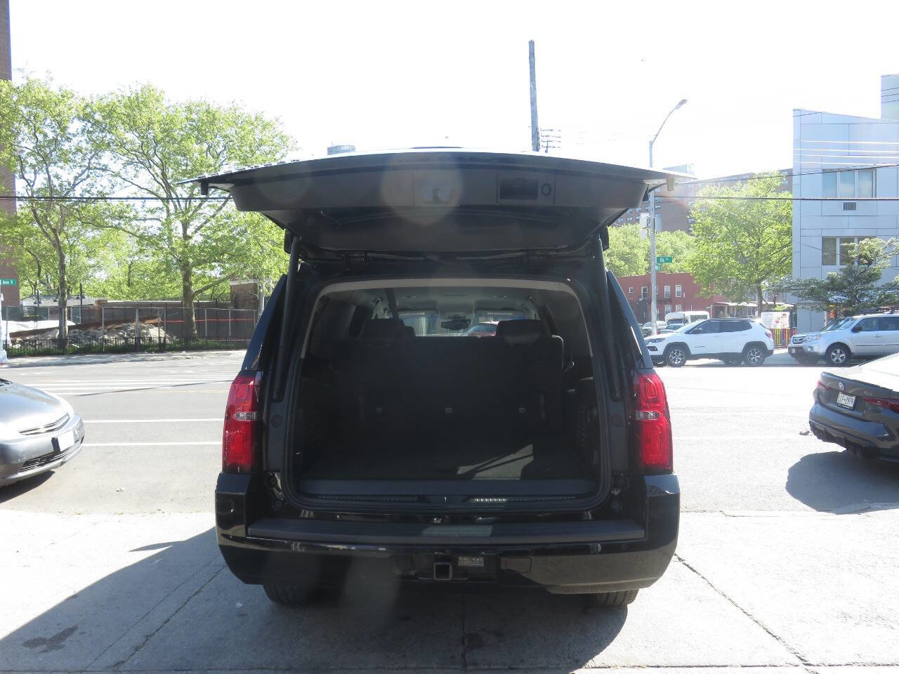 Used 2019 Chevrolet Suburban LT AWD/4WD image 21