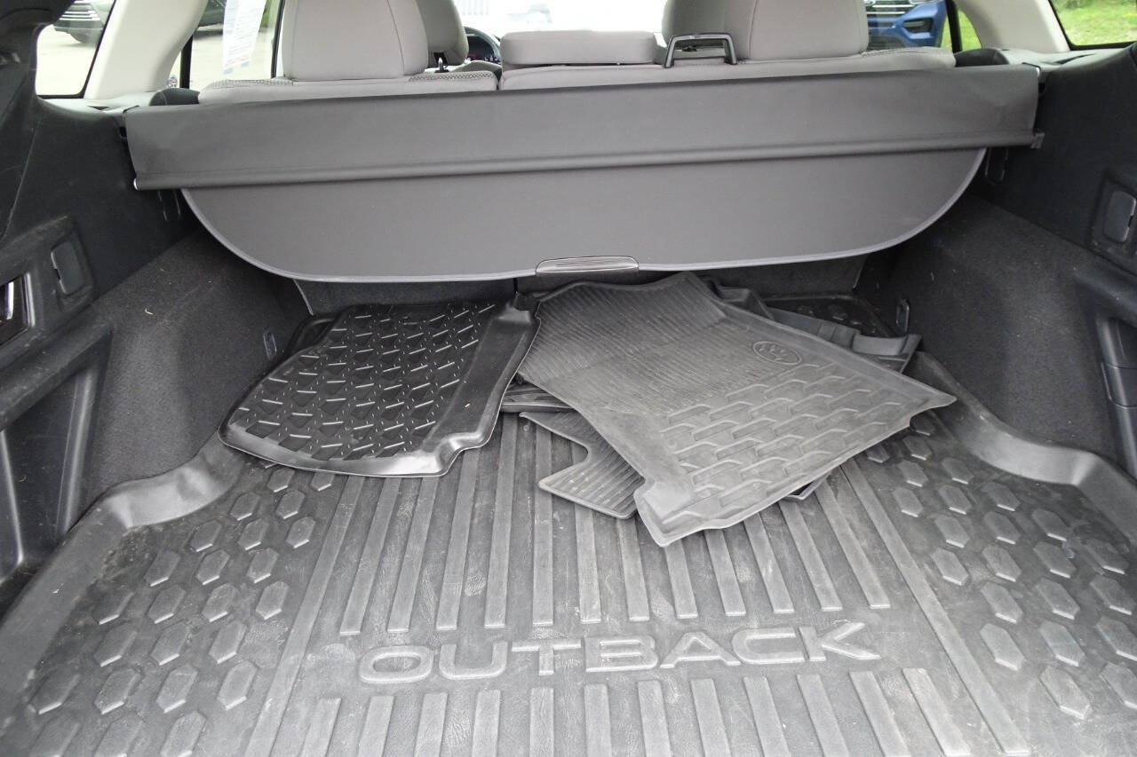 Used 2024 Subaru Outback Premium AWD/4WD image 9