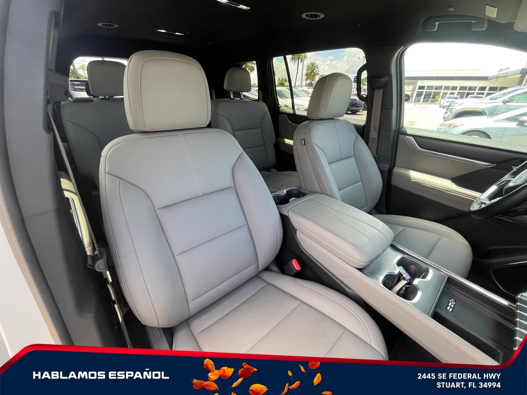 Used 2026 GMC Acadia Elevation w/ Elevation Premium Package FWD image 16