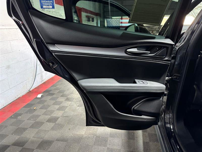 Used 2018 Alfa Romeo Stelvio Ti Sport image 10