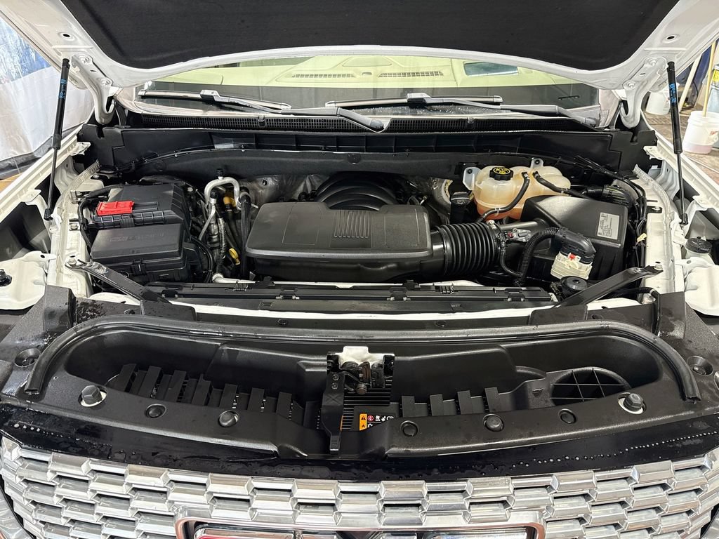 Used 2021 GMC Yukon XL Denali AWD/4WD image 32