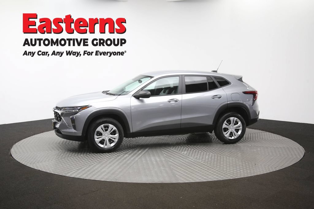 Used 2024 Chevrolet Trax LS FWD image 57