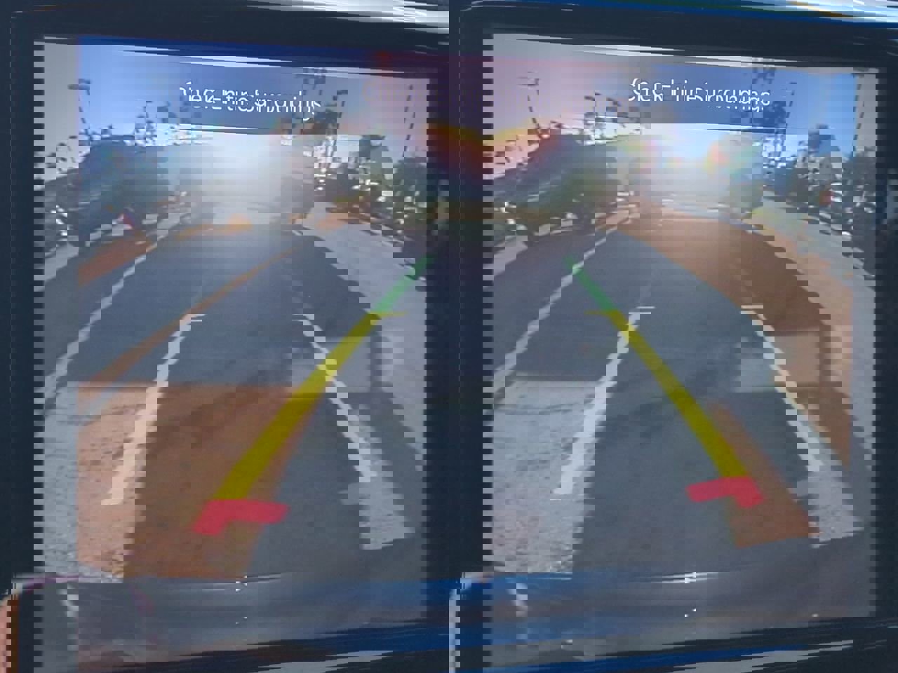 Certified 2025 Chrysler Pacifica Select image 19