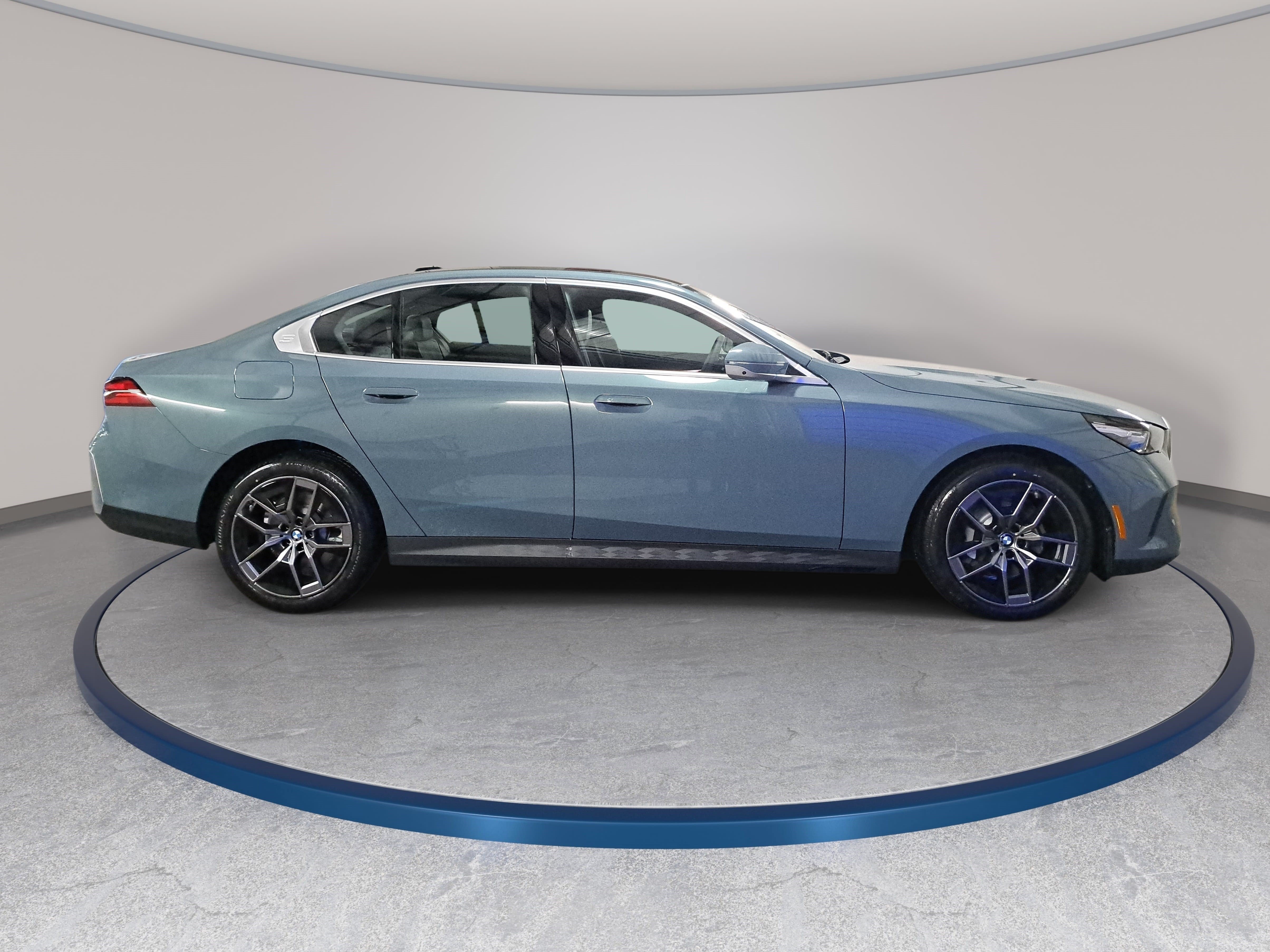 New 2027 BMW 530i xDrive AWD/4WD image 4