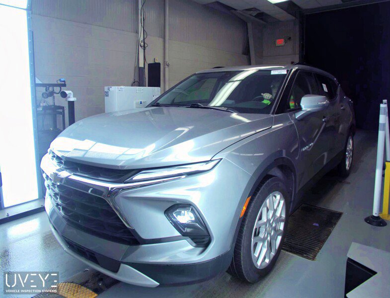 Used 2024 Chevrolet Blazer LT FWD image 2