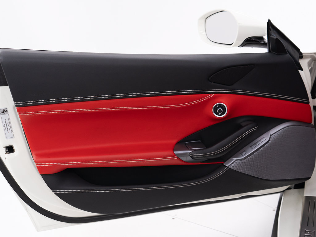 Used 2020 Ferrari Portofino RWD image 19