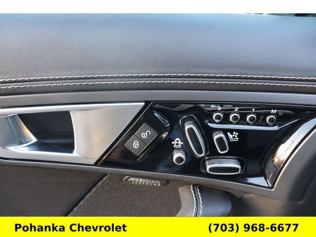 Used 2017 Jaguar F-TYPE R image 21