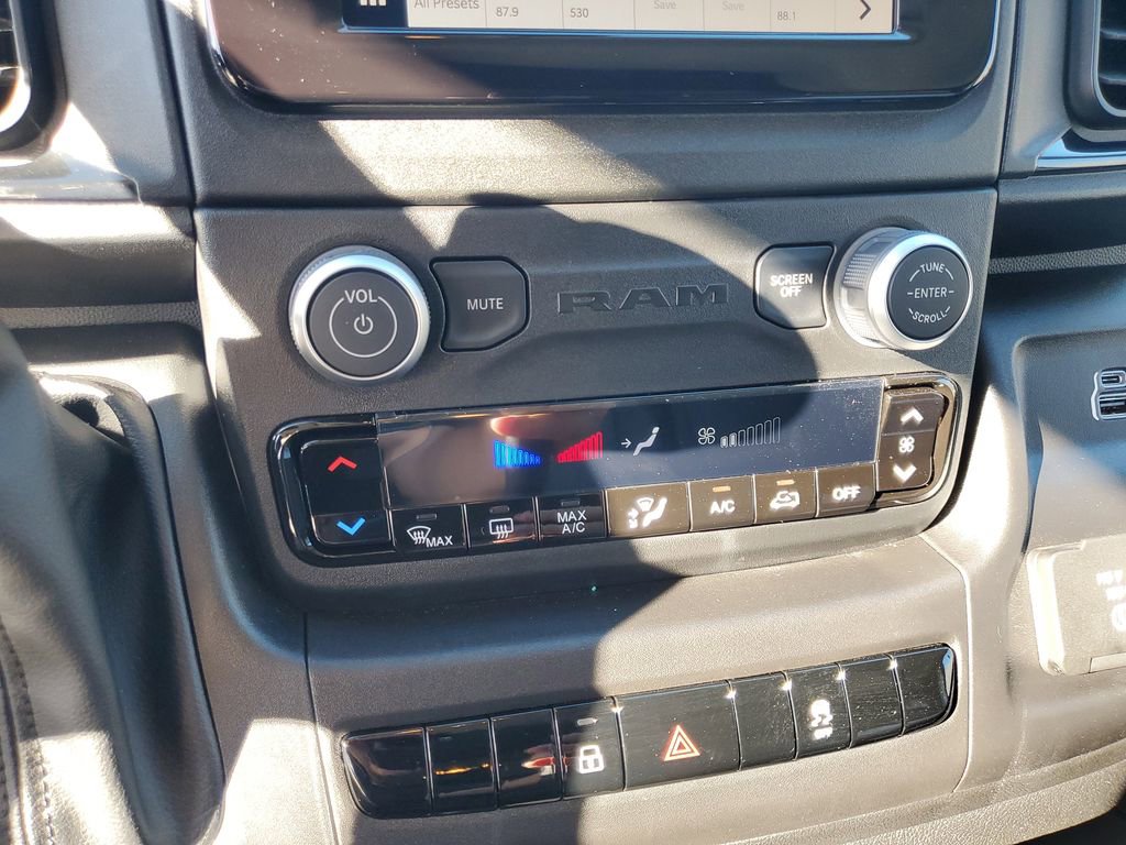 New 2026 RAM ProMaster 3500 w/ Crew Van Package FWD image 18